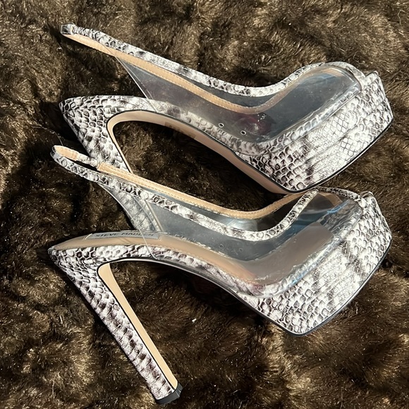 Steve Madden platform zebra print heels - Picture 3 of 5